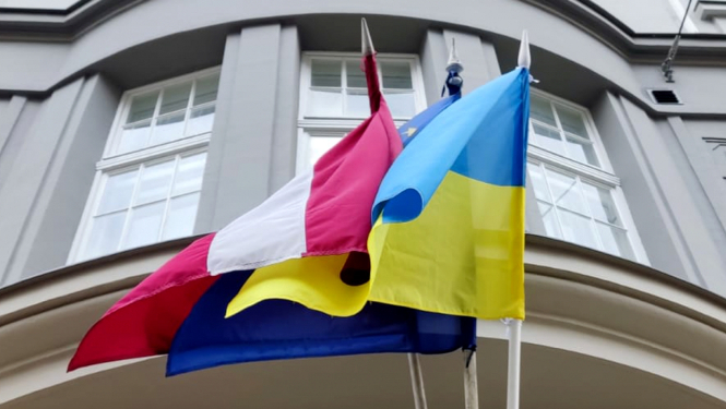 Ukraina