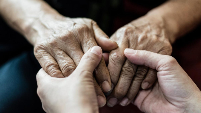 Pacienta tiesības uz pavadošās personas klātbūtni stacionārā