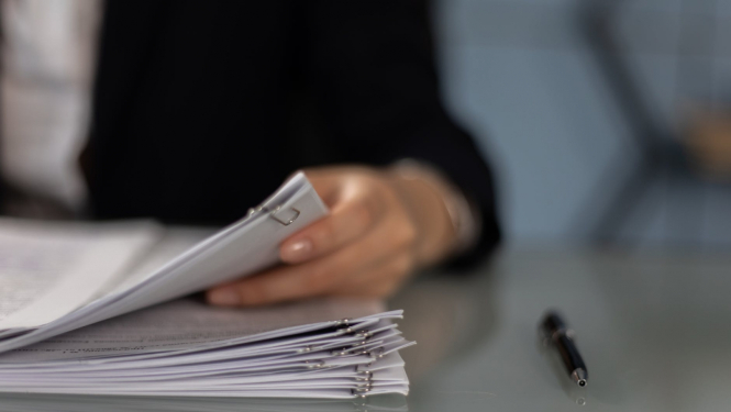 Bilde ar dokumentiem