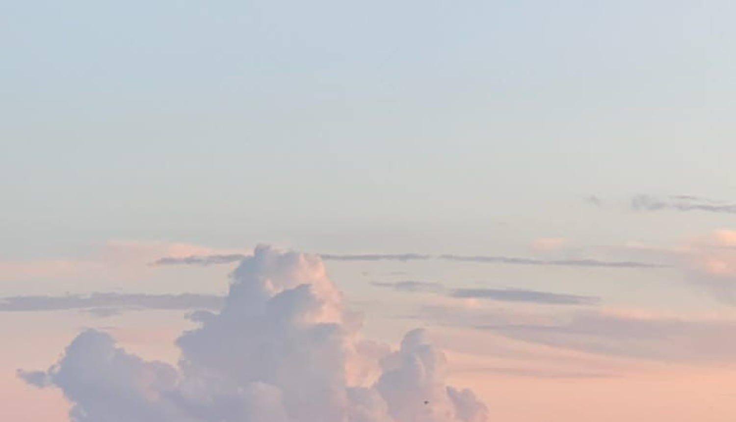 Skats un jūru. Pludmales akmeņi