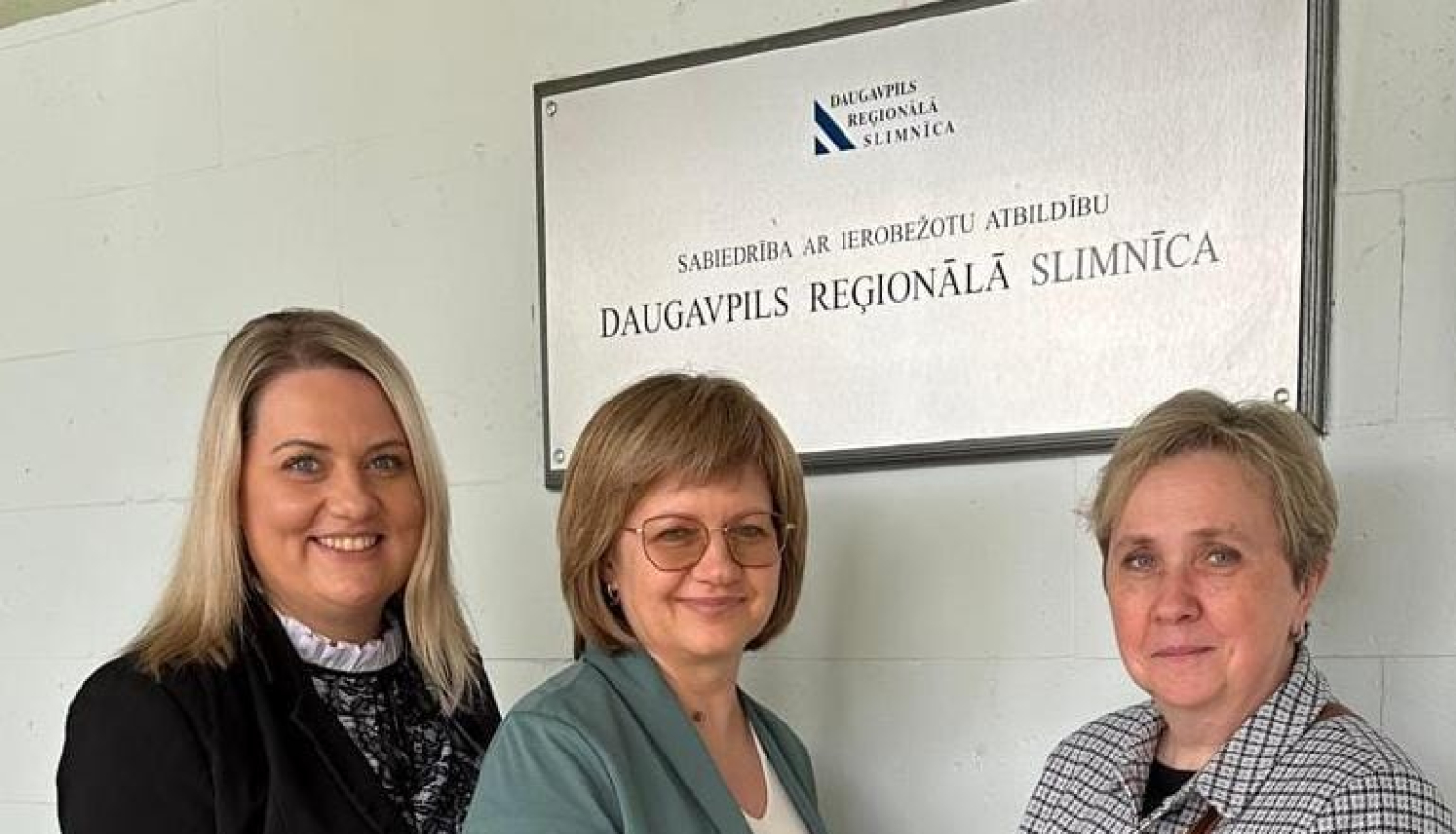 Attēlā Veselības inspekcijas vadītāja Atra Valdmane, Iveta Hirša, Laura Šāberte