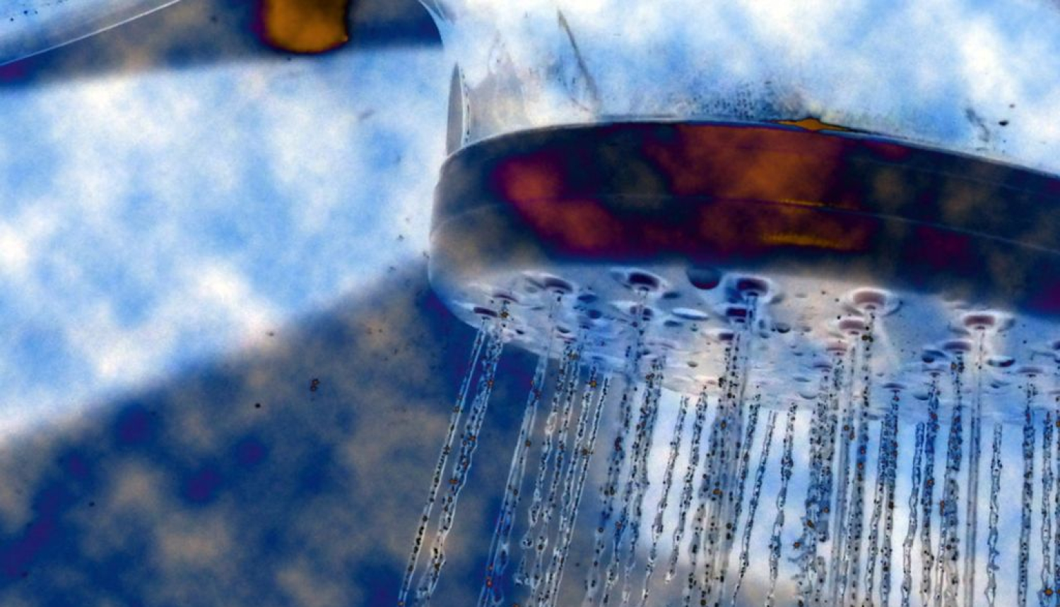 Līstoša dušas klausule