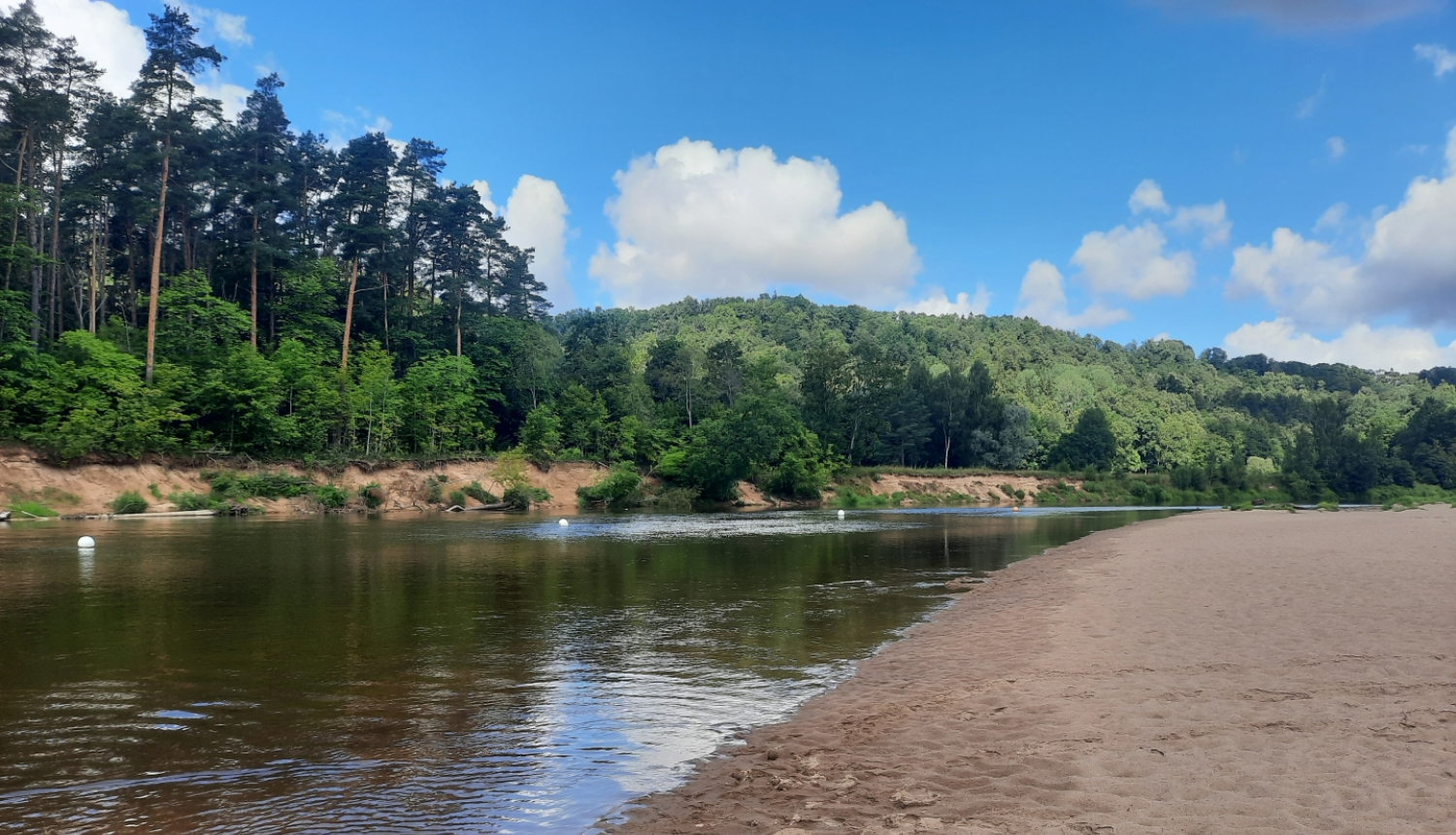 Veselības inspekcija nosaka aizliegumu peldēties Siguldas peldvietā
